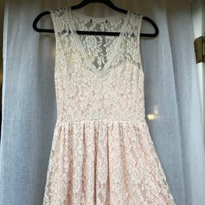 Light Rosè Cream Lace Dress